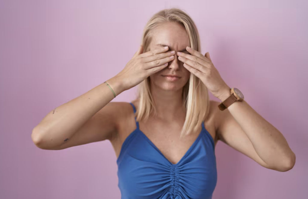 massage des yeux pour calmer le bouveret