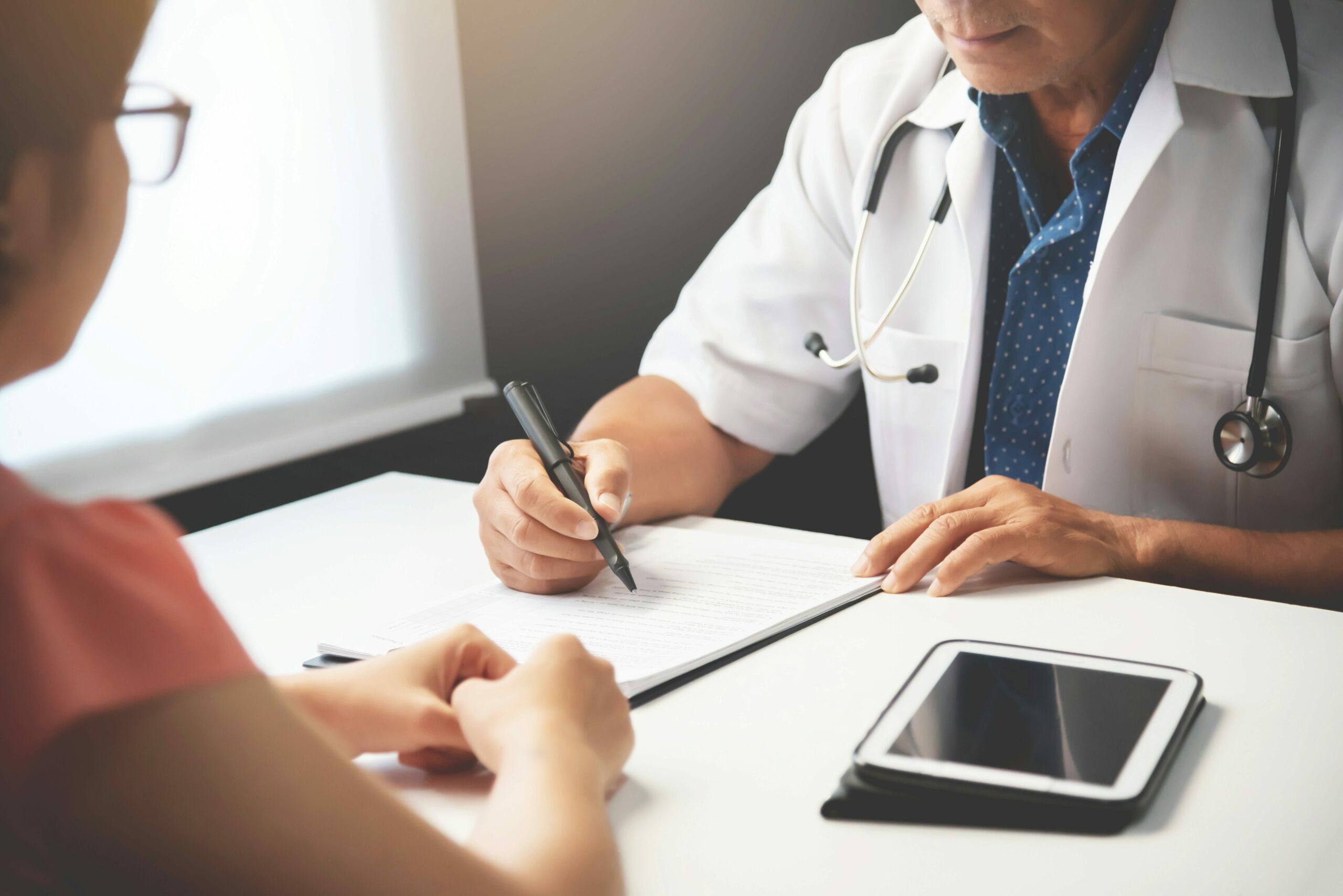 Patient en consultation pour fatigue, malaise et vertiges liés à une bradycardie – diagnostic rythmologique en cours