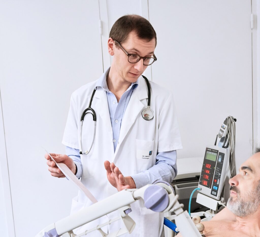 photo prise lors d'un examen médical approfondi suite à un malaise vagal du patient suggérant des troubles du rythme cardiaque