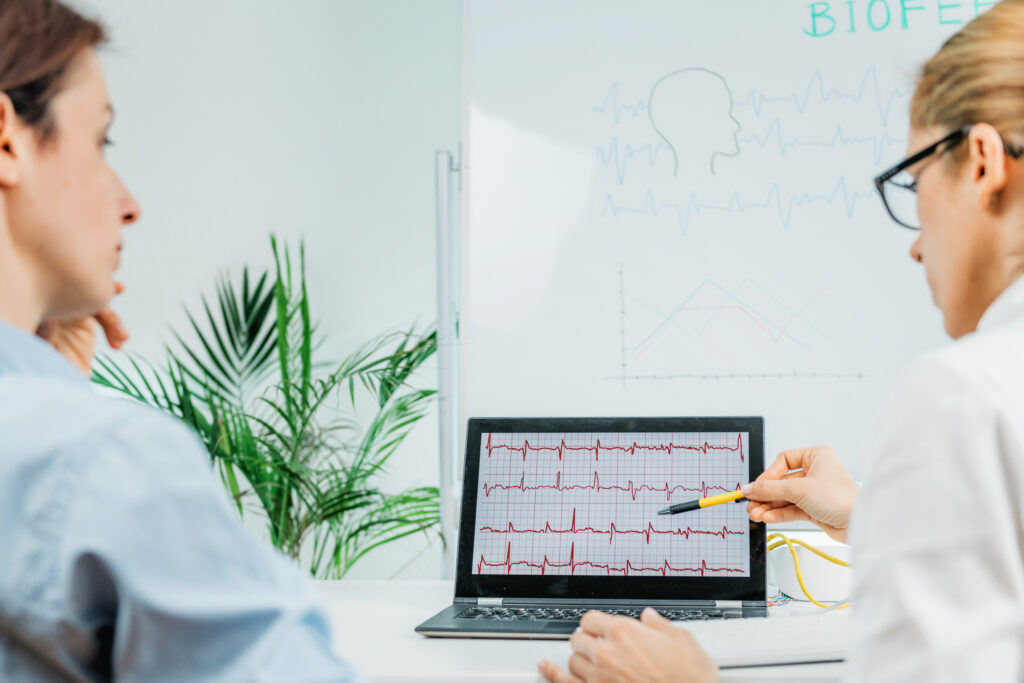montre connectée alerte rythme cardiaque utilisateur consultation ECG